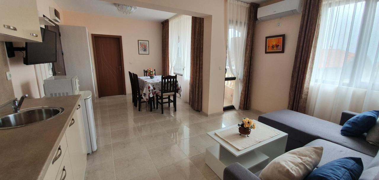 Luxury Apartments Ekaterina 체르노모레츠 외부 사진